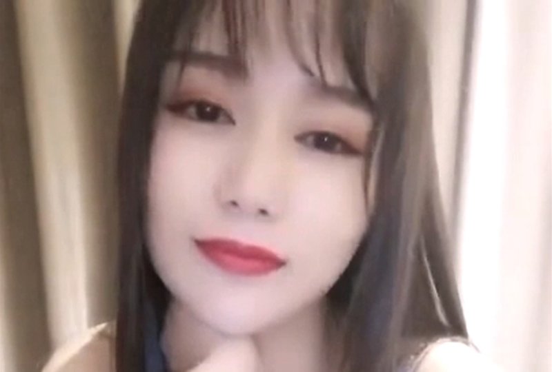 红唇苗条妹子洗完澡和炮友啪啪 红唇苗条妹子洗完澡和炮友啪啪