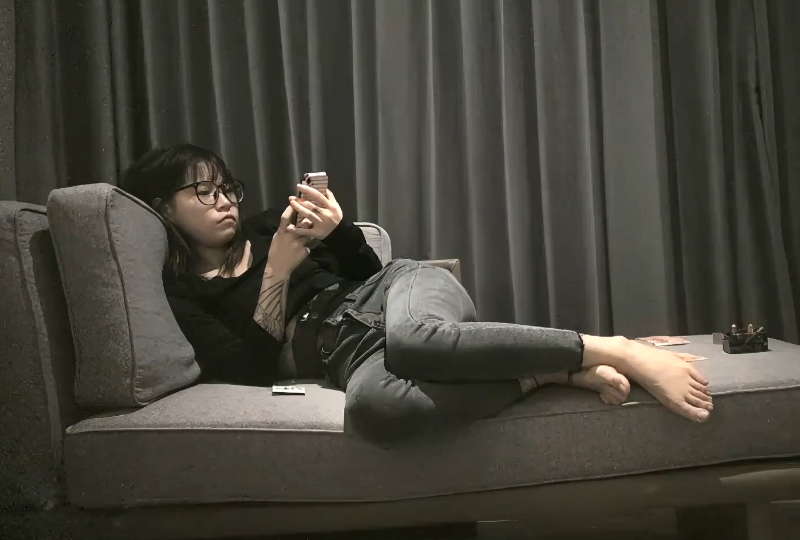 探花滿背紋身眼鏡妹子,近距離特寫口交後入擡腿側入猛操 探花滿背紋身眼鏡妹子,近距離特寫口交後入擡腿側入猛操