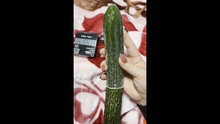 @20207994644 用户上传:套了套的瓜放进去就是舒服 @20207994644 用户上传:套了套的瓜放进去就是舒服