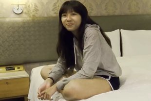 风流财子约了漂亮美乳的女大学生在酒店啪啪啪! 风流财子约了漂亮美乳的女大学生在酒店啪啪啪!