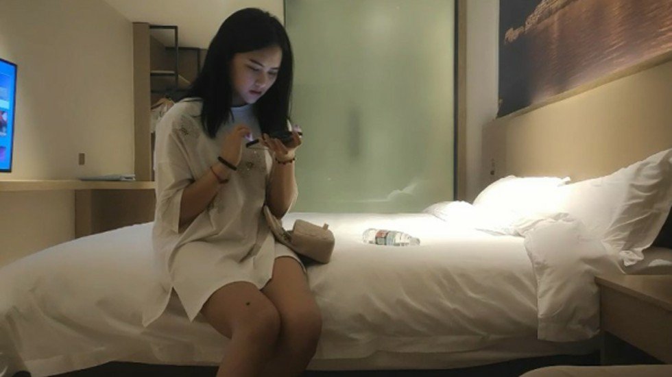 小马寻花约操漂亮美女,深喉口交后入撞击啊啊叫操的受不了 小马寻花约操漂亮美女,深喉口交后入撞击啊啊叫操的受不了