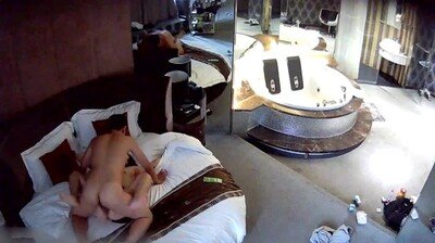 连干2炮眼镜妹叫的太骚清晰对白搞笑淫荡 连干2炮眼镜妹叫的太骚清晰对白搞笑淫荡