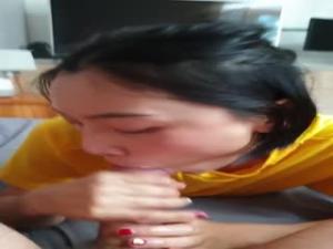 中国留学生刘玥发骚了 中国留学生刘玥发骚了