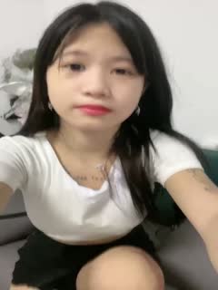 纹身新人小妹地上假屌疯狂套 纹身新人小妹地上假屌疯狂套