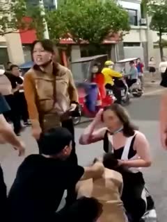 抓奸现场的! 抓奸现场的!